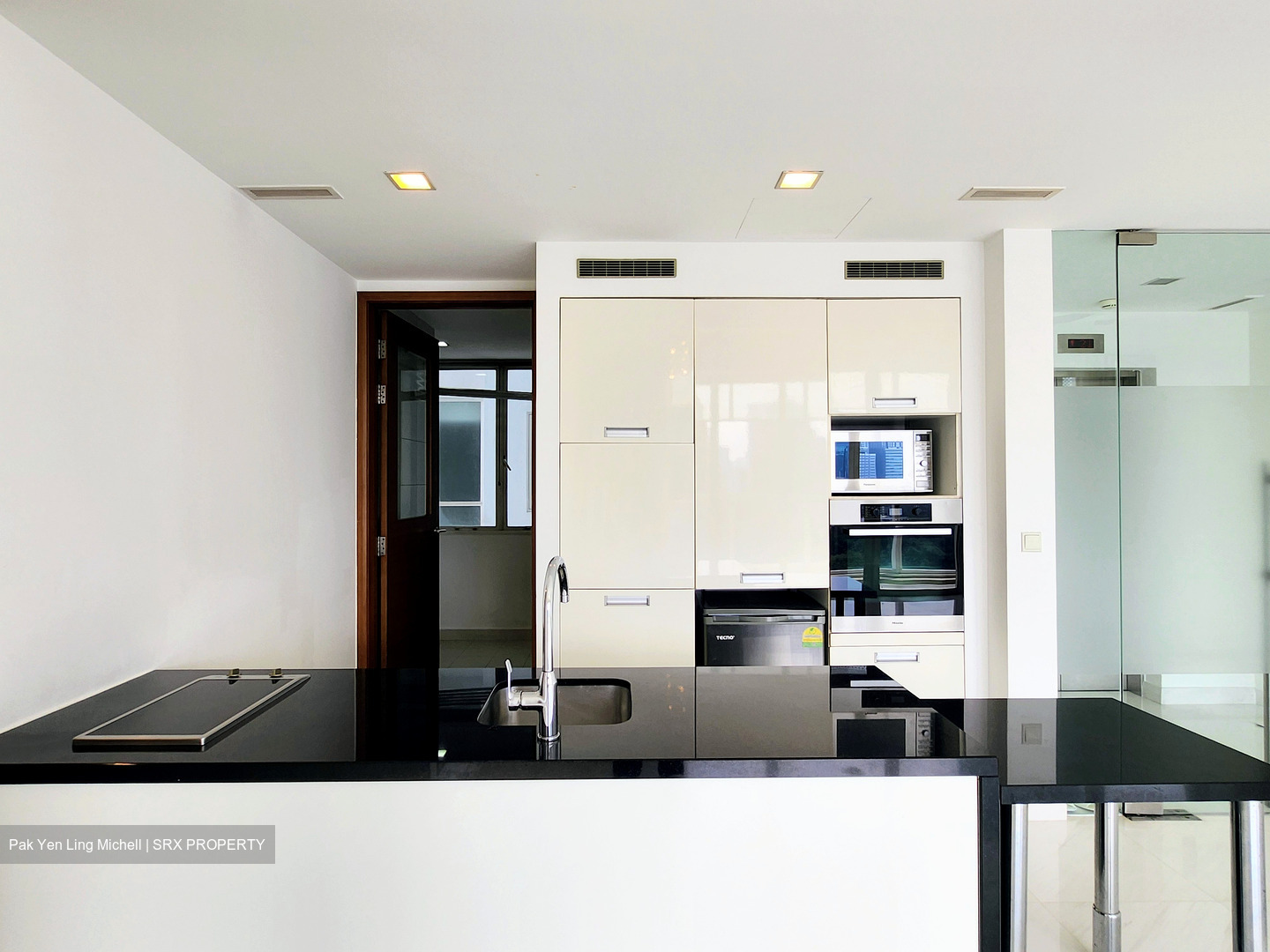 St. Thomas Suites (D9), Condominium #588848101